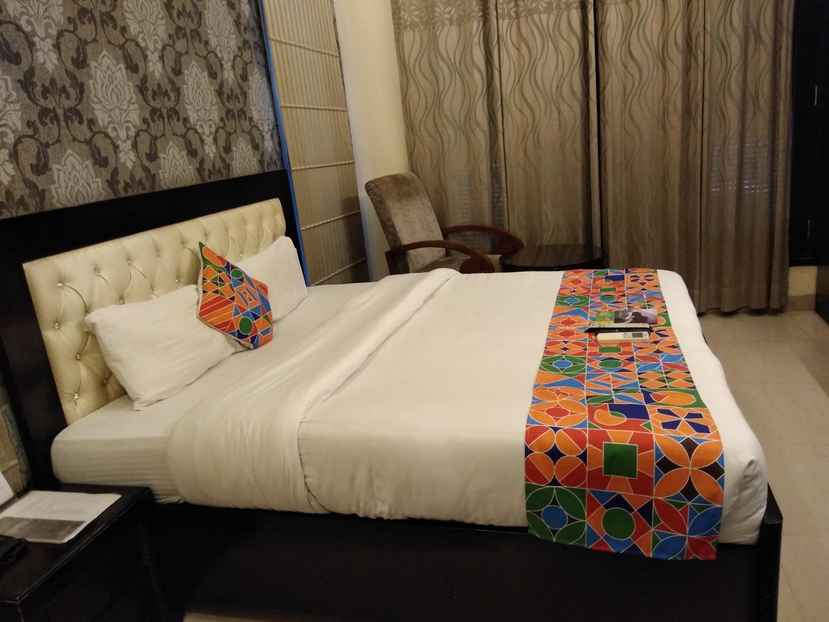 Fabhotel Signature Cyber Park دلهي الغرفة الصورة